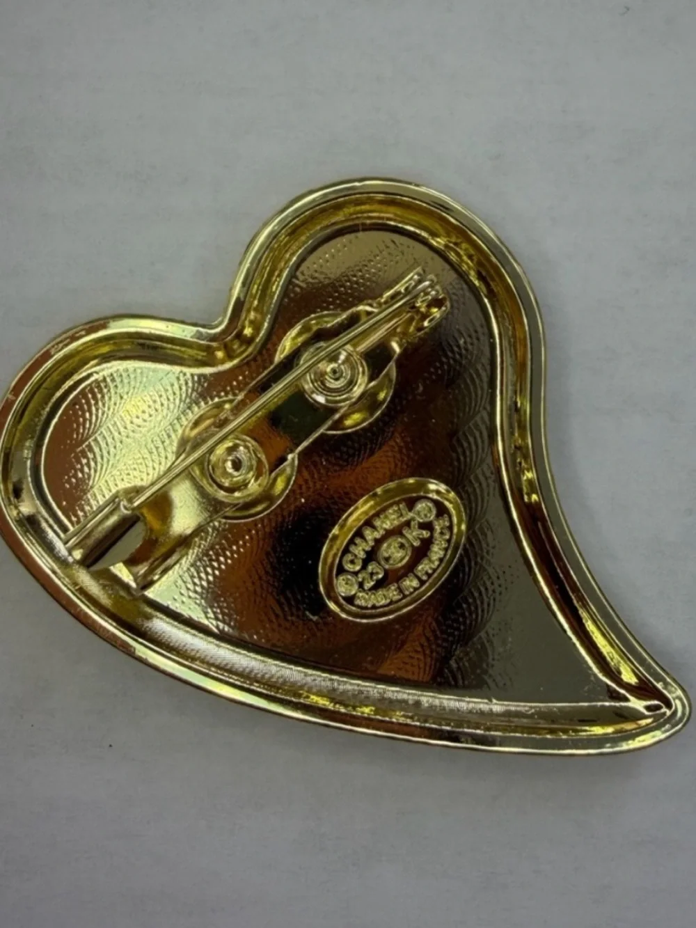 CHANEL Pin Brooch Coco Mark Heart Motif GP Rhinestone Gold Black EUC 2021K - Picture 4 of 9